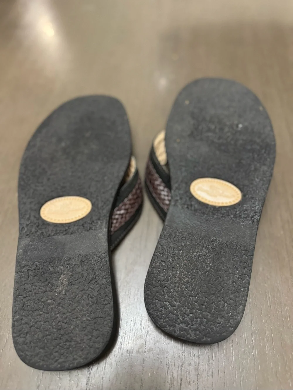 Tommy Bahama Leather Flip Flops Style Anchored Men’s Sz 10M